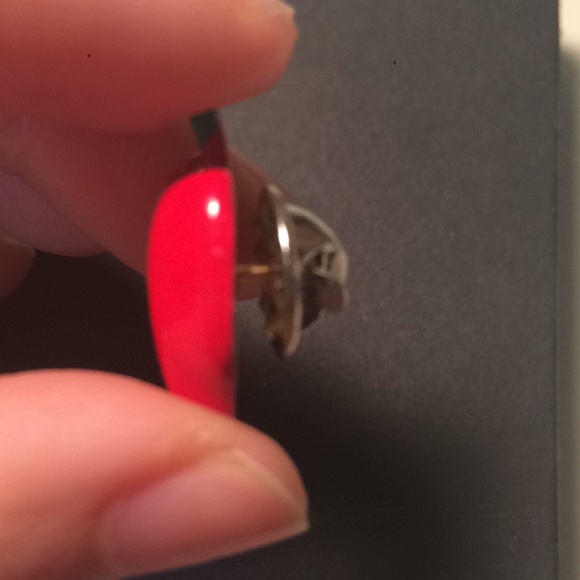 Apple pin - Picture 2 of 2